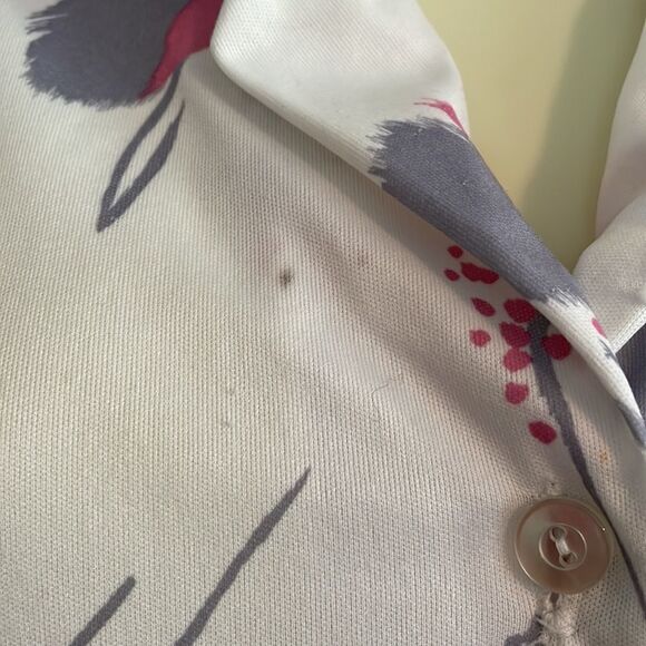 Vtg 70s knit polyester shirt with gray & pink print - Picture 3 of 8